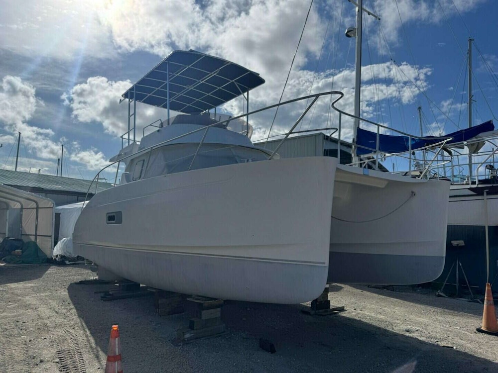 Fountaine Pajot  Yacht For Sale