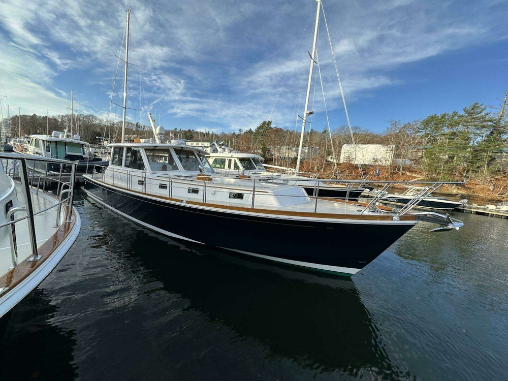 Grand Banks 49 Eastbay HX Yacht For Sale