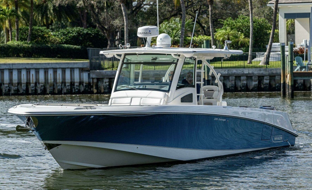 Boston Whaler 370 Outrage Yacht For Sale