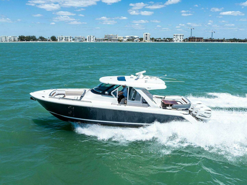 Tiara Sport LS Yacht For Sale