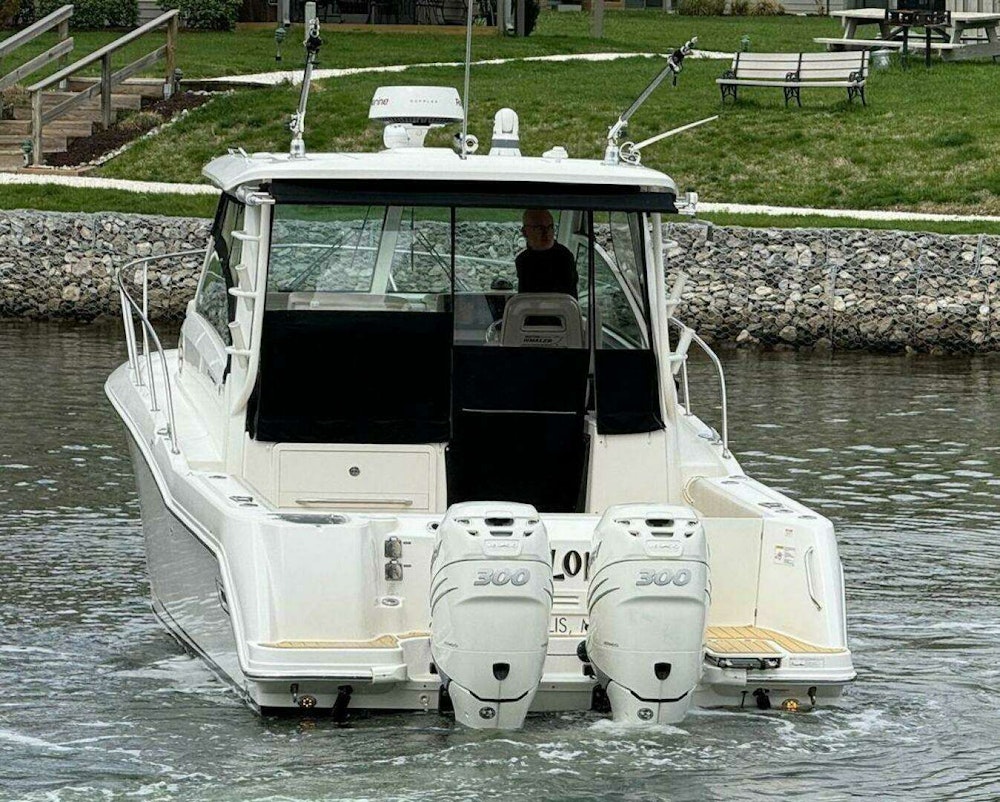 Boston Whaler 315 Conquest Yacht For Sale