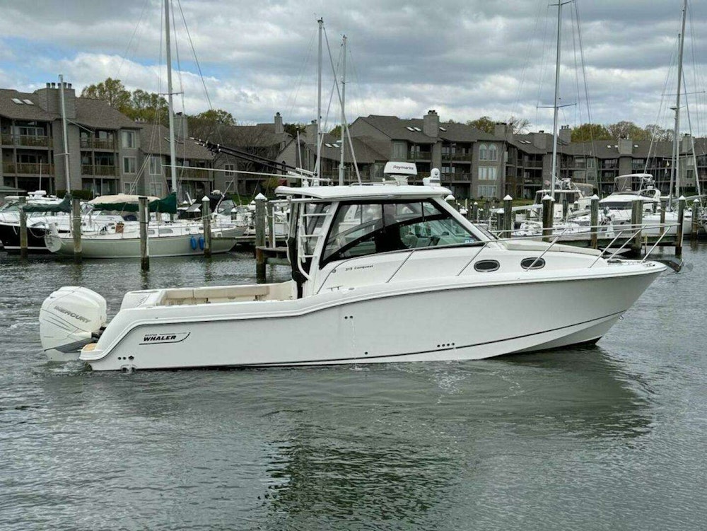 Boston Whaler 315 Conquest Yacht For Sale