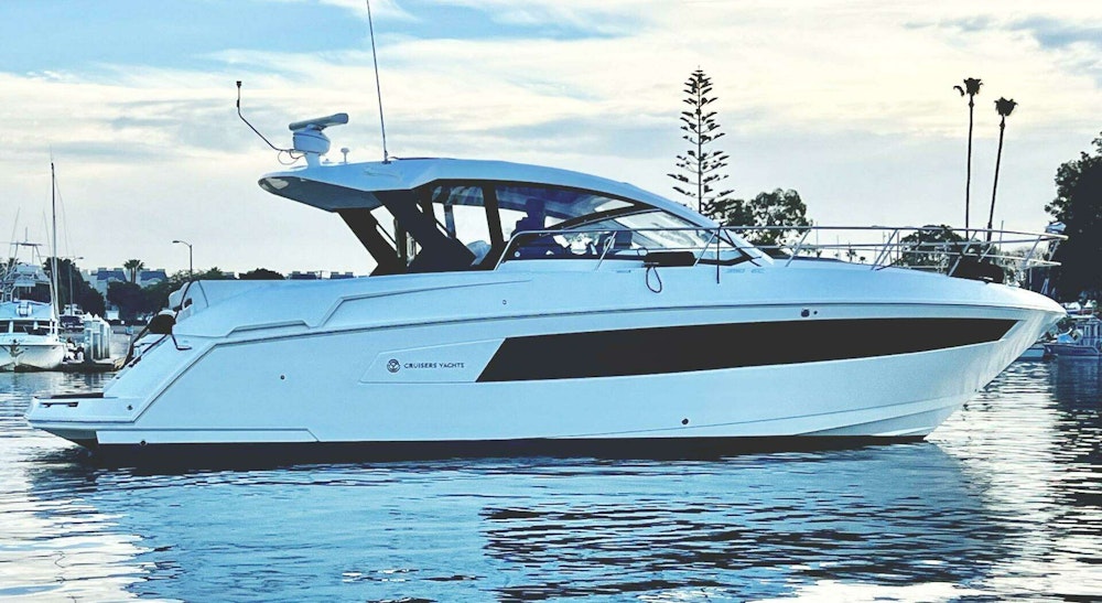 Cruisers Yachts 390 Express Coupe Yacht For Sale