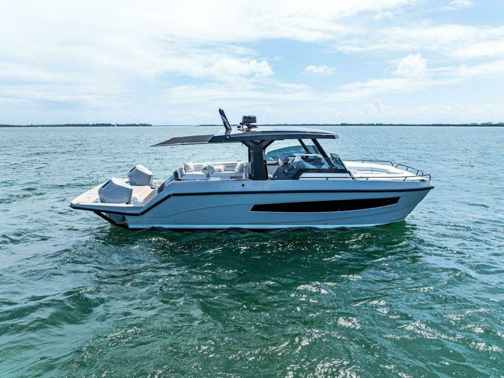 Tesoro T38 Yacht For Sale