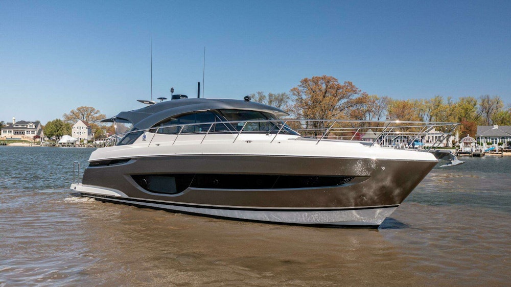 Riviera 4600 Sport Yacht Yacht For Sale