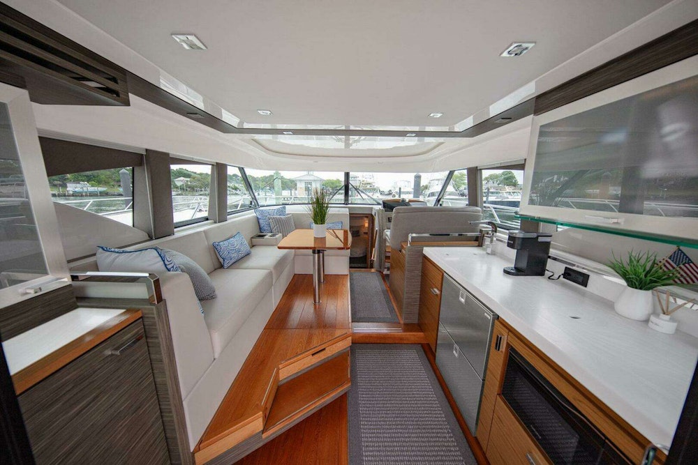 Tiara Yachts 44 Coupe Yacht For Sale