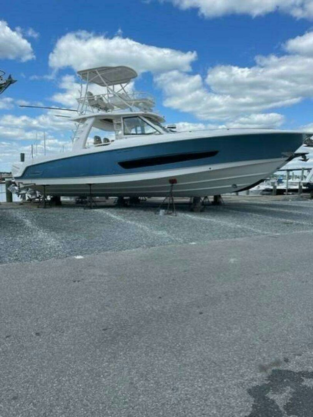 Boston Whaler Outrage Yacht For Sale