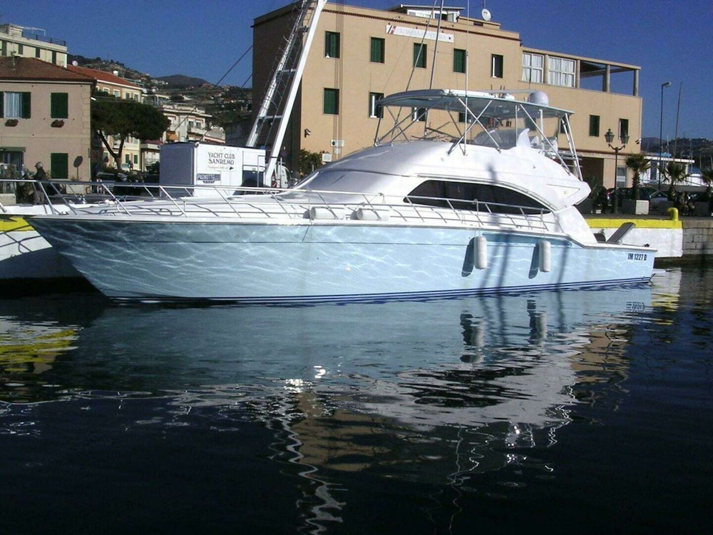 Bertram 630 Convertible Yacht For Sale