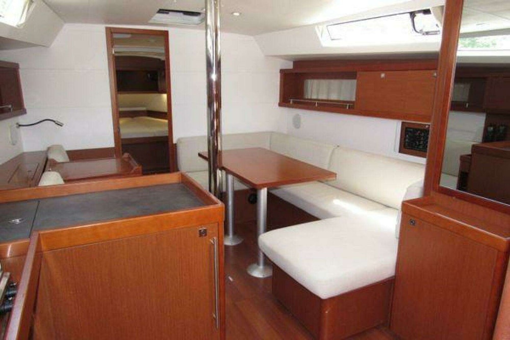 Beneteau 41 Yacht For Sale