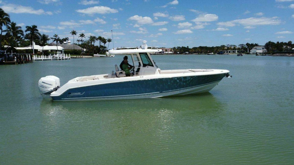Boston Whaler 330 Outrage Yacht For Sale