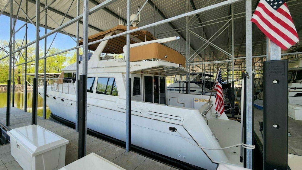 Navigator 5300 Yacht For Sale