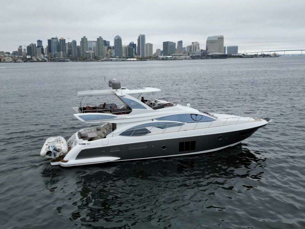 Azimut 60 Flybridge Yacht For Sale