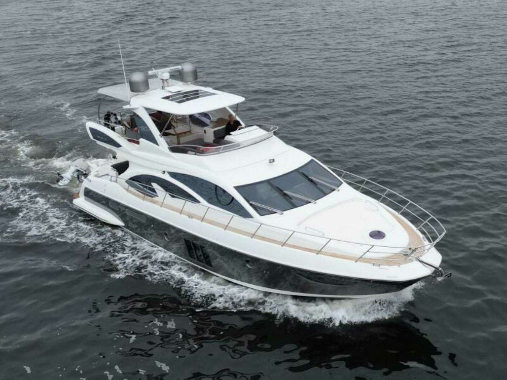 Azimut 60 Flybridge Yacht For Sale