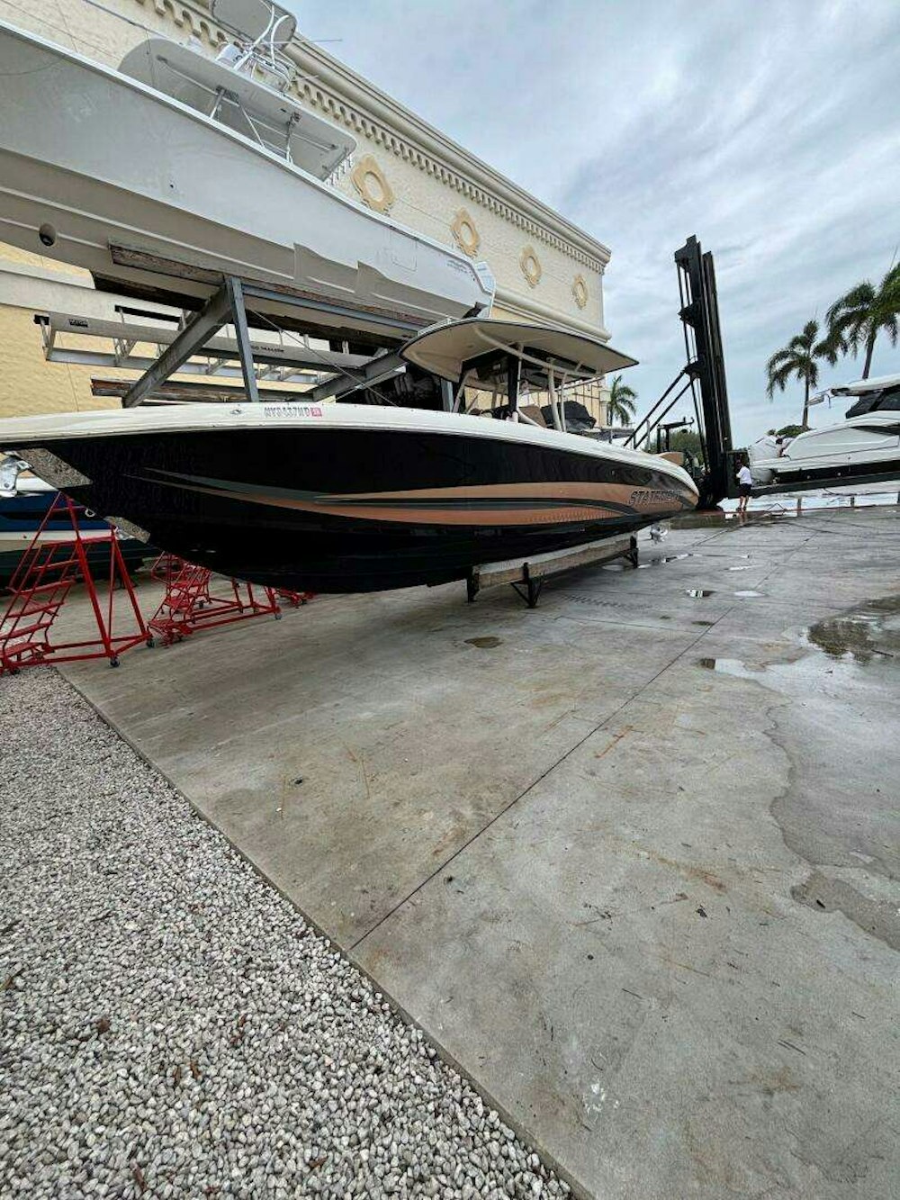 Statement 35 Center Console Yacht For Sale
