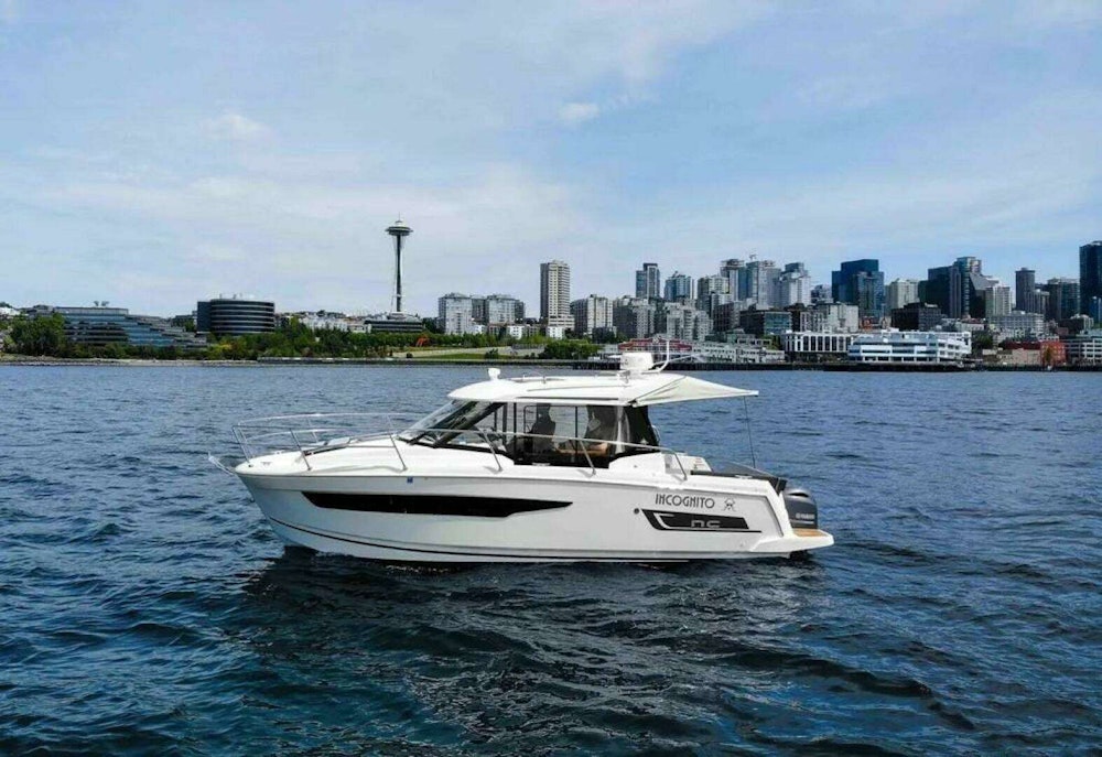 Jeanneau NC Weekender 895 Yacht For Sale