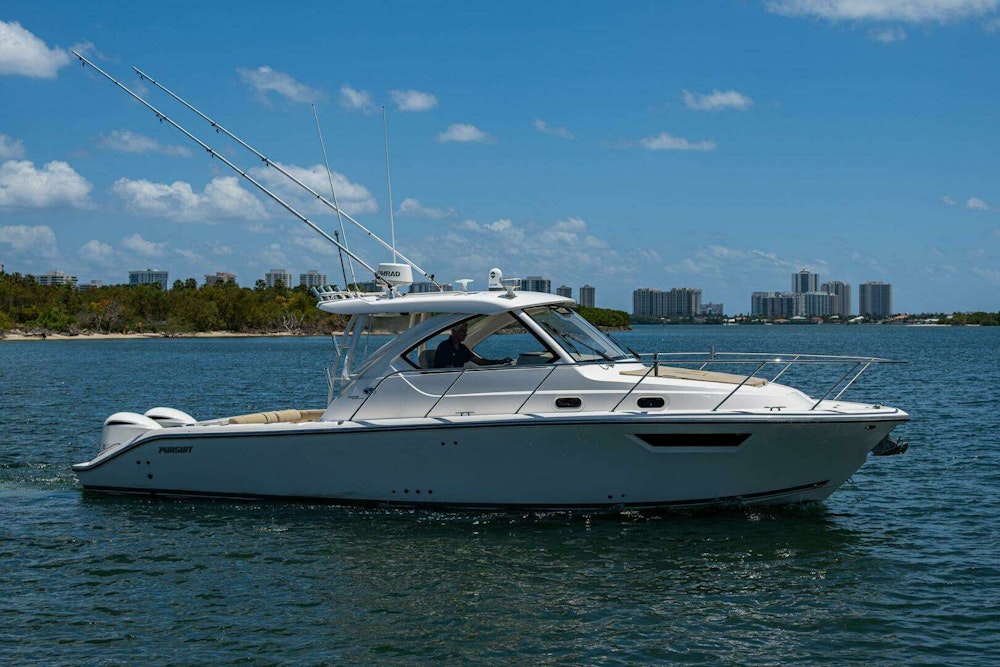 Pursuit 325 OS Yacht For Sale