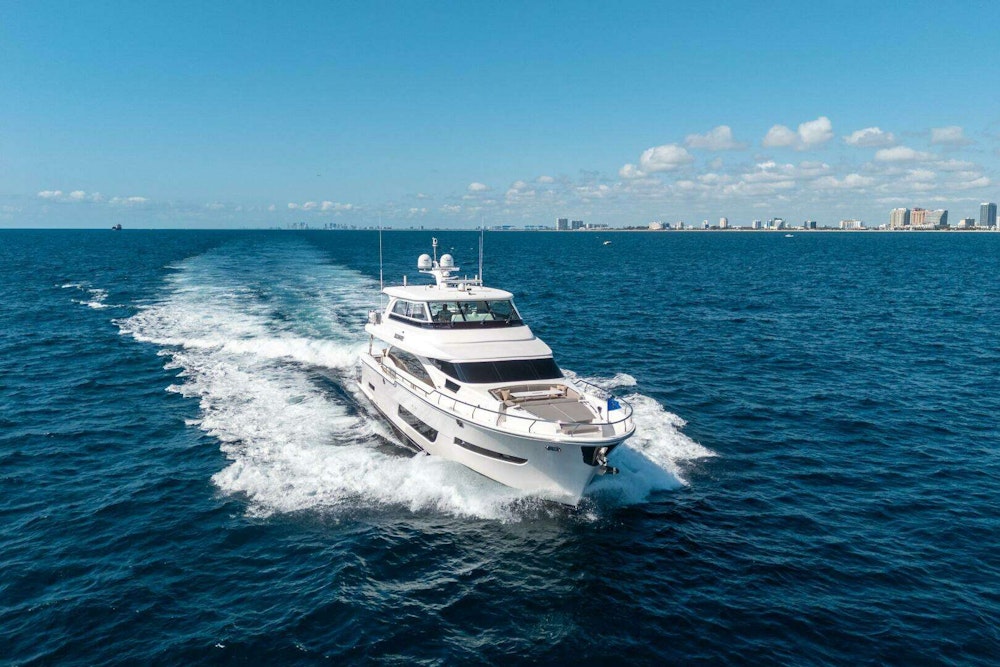 Horizon E81 Yacht For Sale