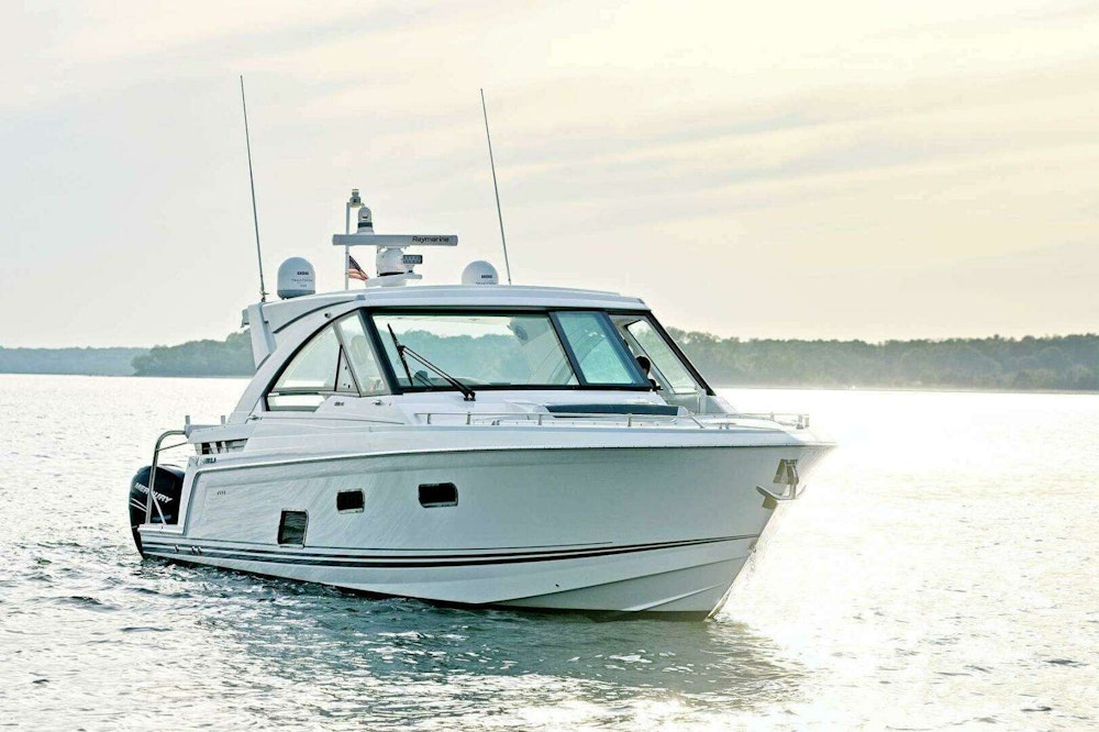 Formula 400 Super Sport Crossover Yacht For Sale
