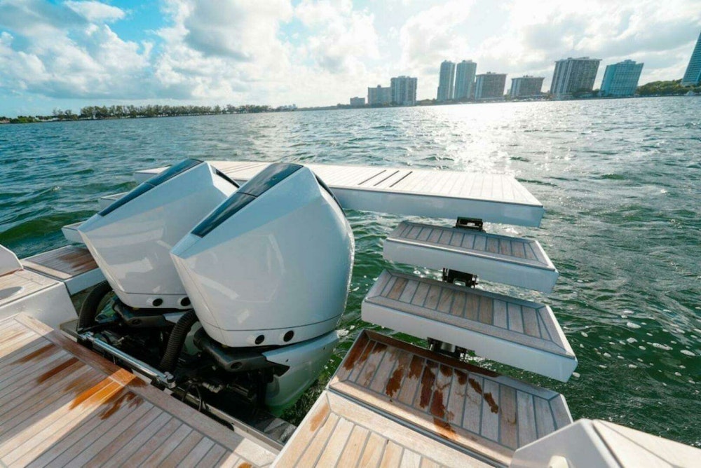 Tesoro T40 Yacht For Sale