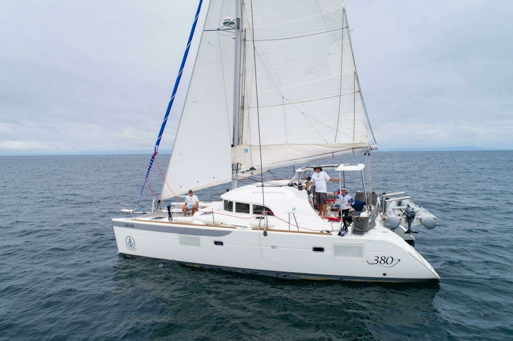 Lagoon 380 Yacht For Sale