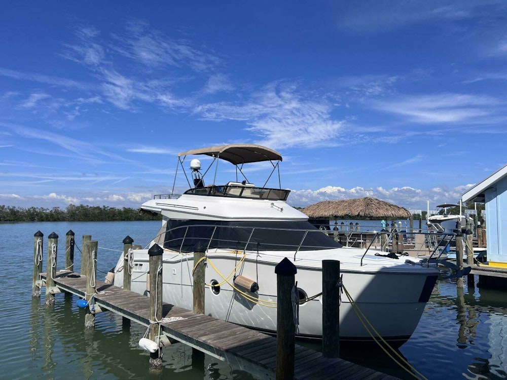 Carver C34 Yacht For Sale