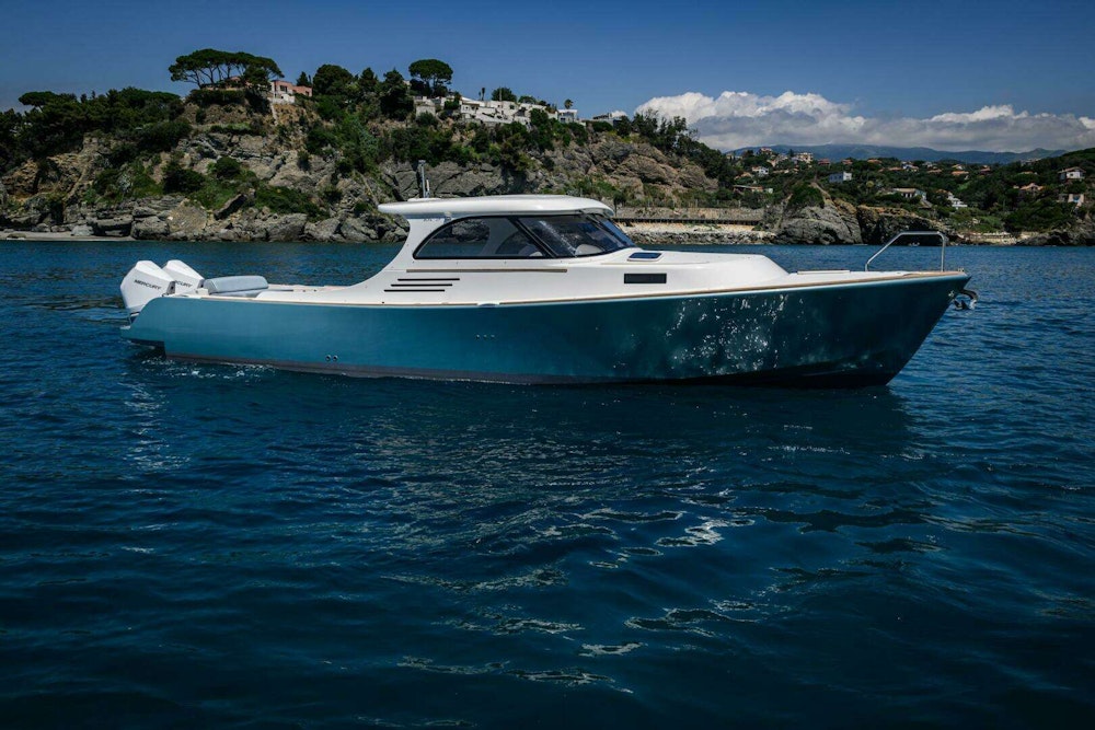 Toy Marine 39 Outboard Yacht For Sale