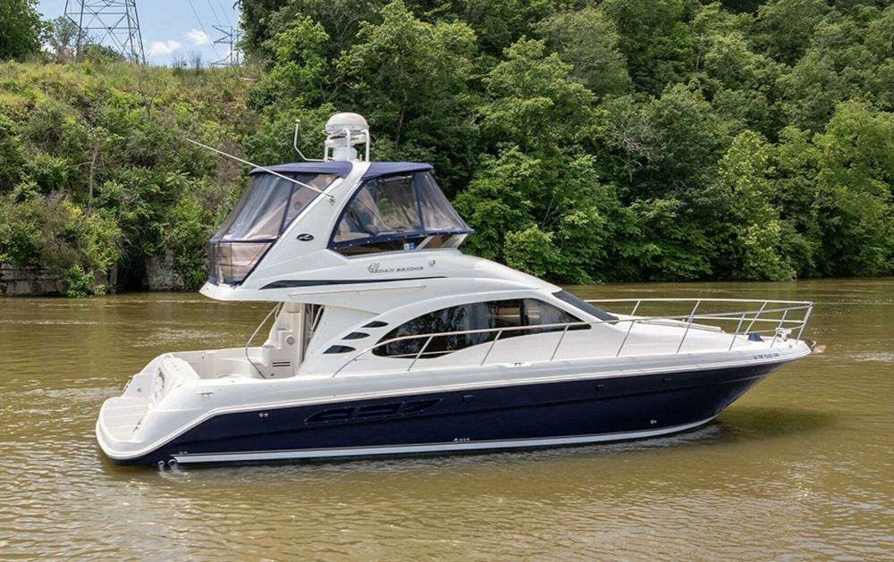 Sea Ray 420 Sedan Bridge Yacht For Sale