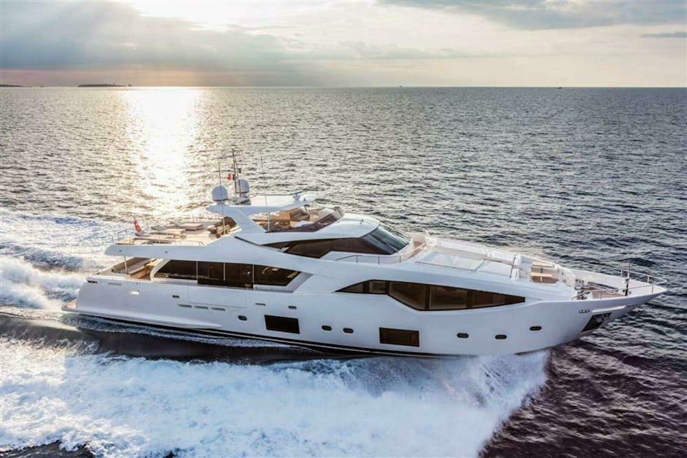 Custom Line  Yacht For Sale