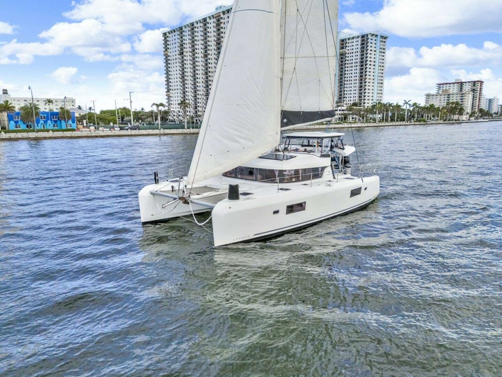 Lagoon 42 Yacht For Sale