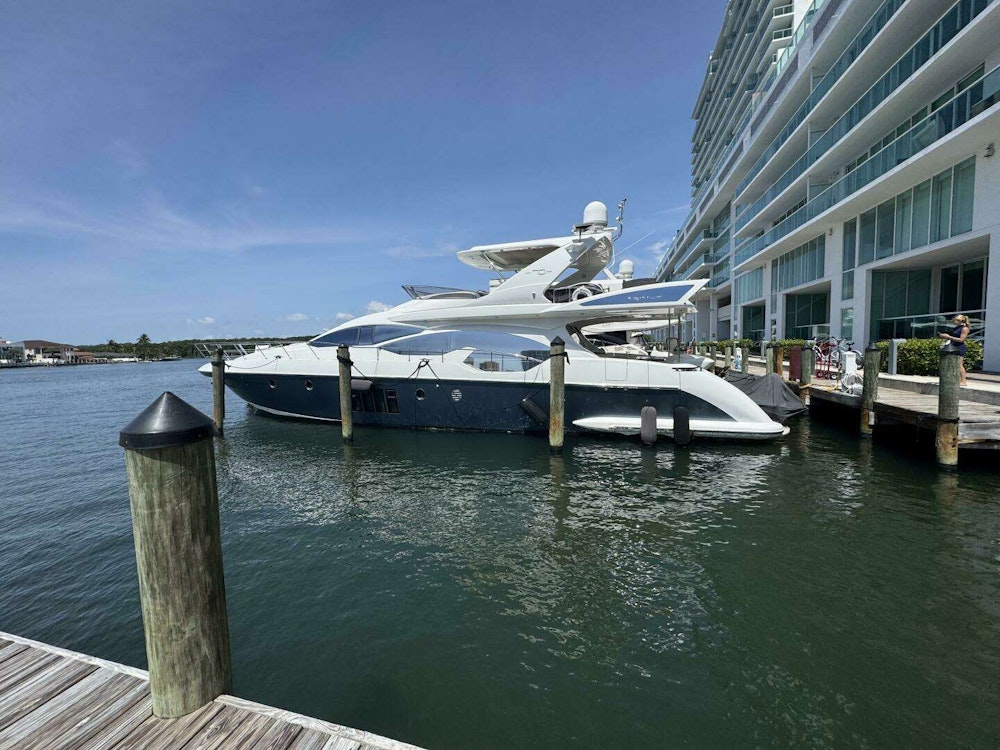 Azimut Flybridge Yacht For Sale