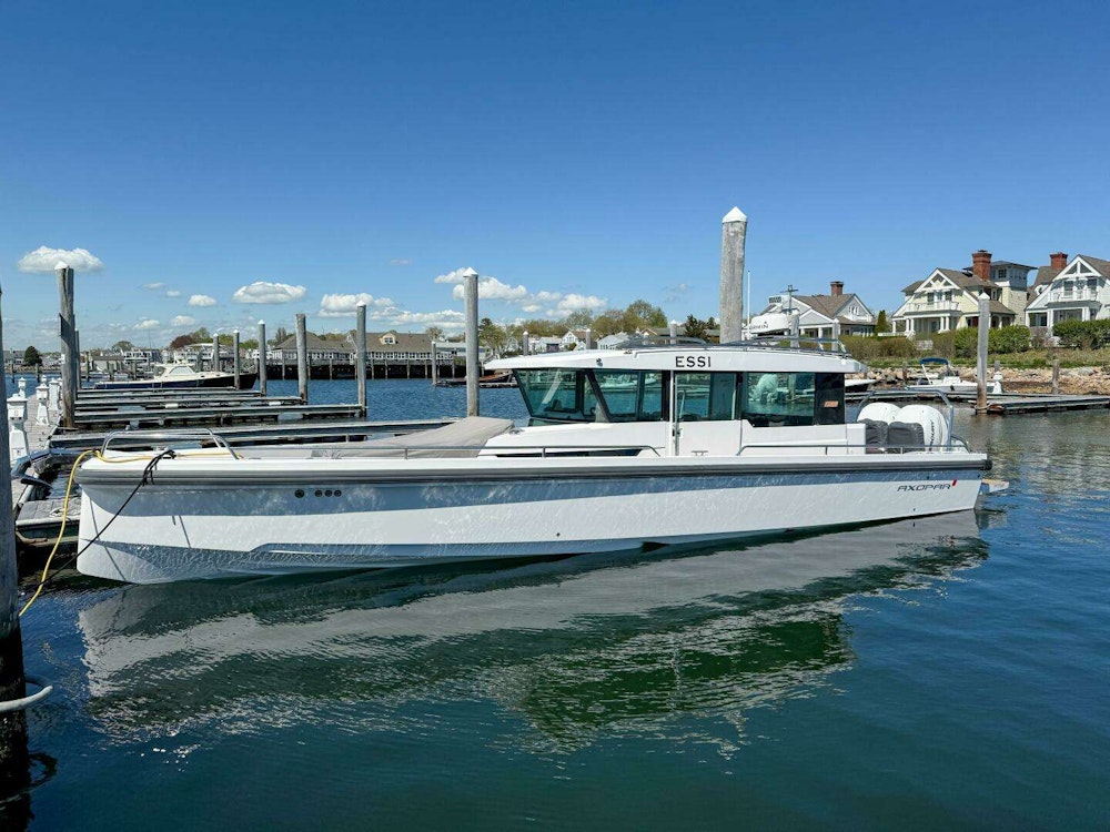 Axopar 37 Cabin Yacht For Sale