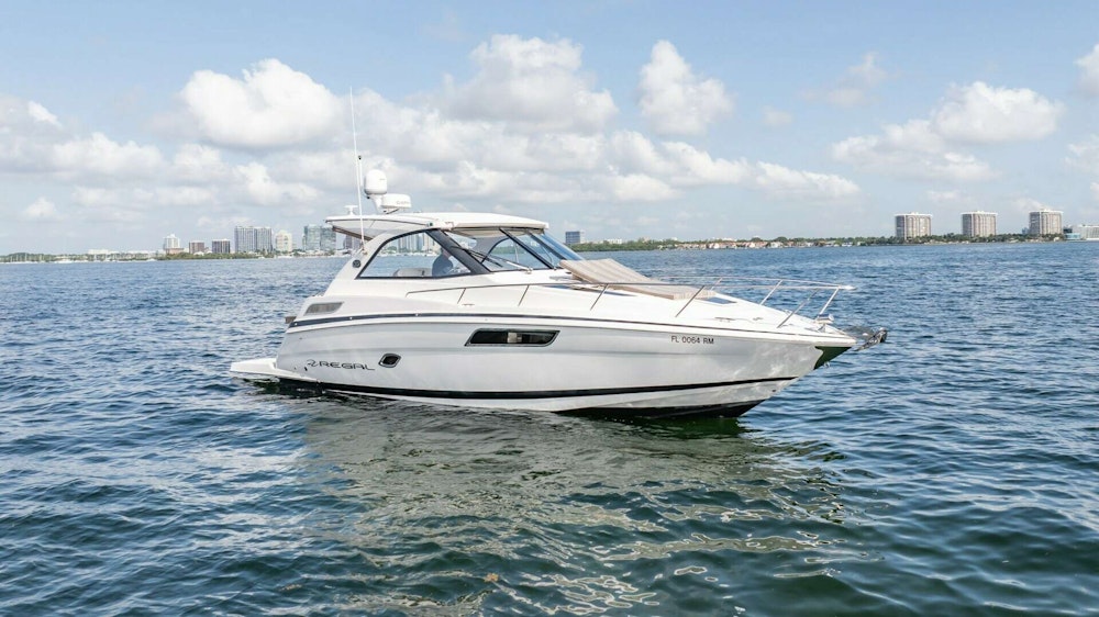 Regal 35 Sport Coupe Yacht For Sale