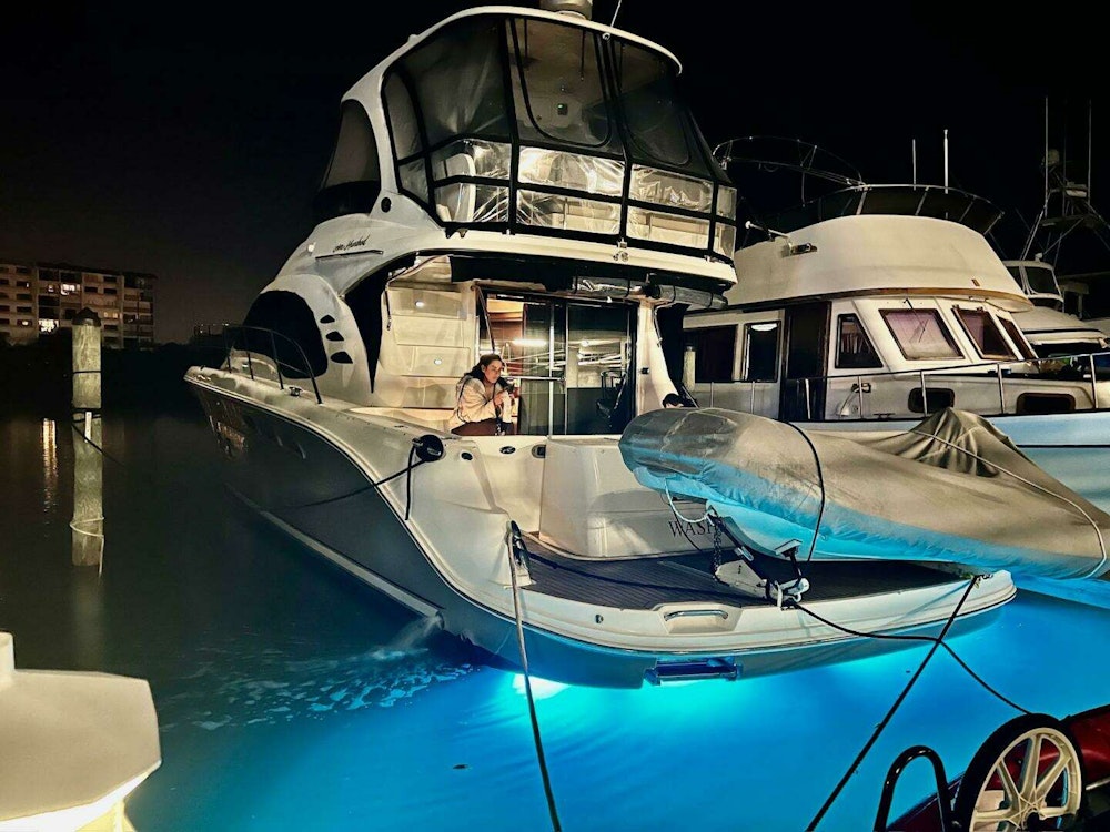 Sea Ray 500 Sedan Bridge Yacht For Sale