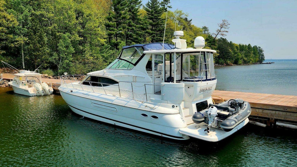 Cruisers Yachts 4450 Express Motor Yacht Yacht For Sale