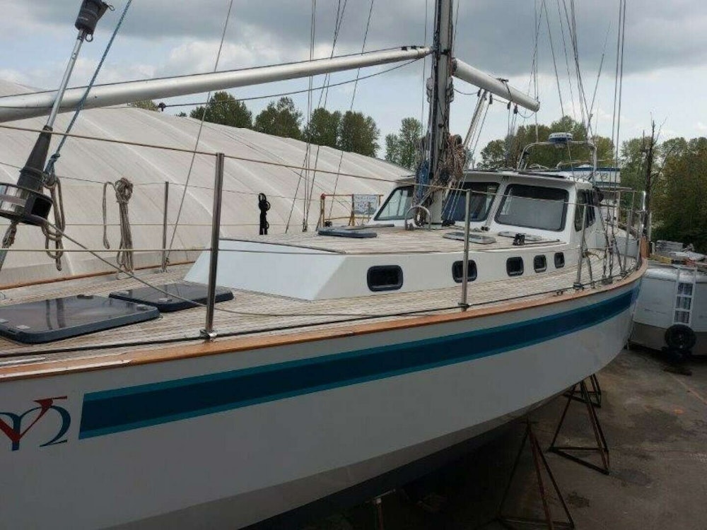 Roberts Custom Pilothouse Yacht For Sale