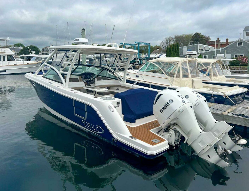 Robalo R317 Yacht For Sale
