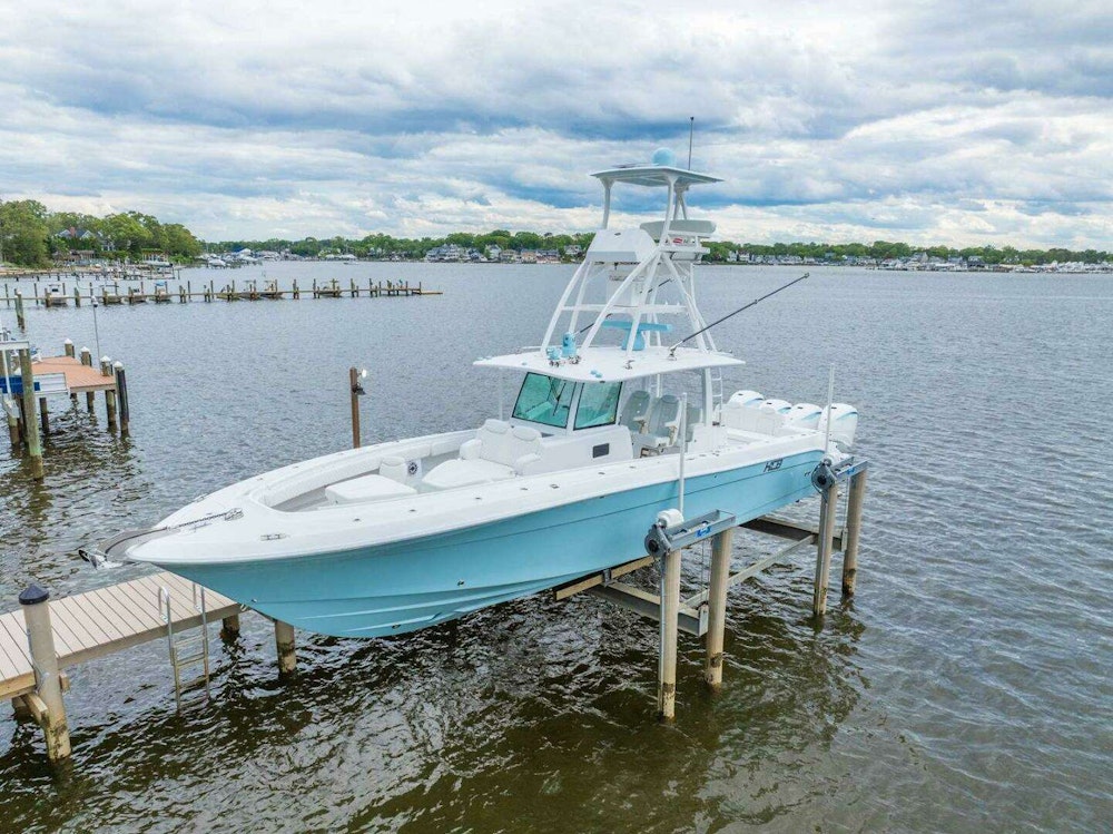 HCB 42 Lujo Yacht For Sale