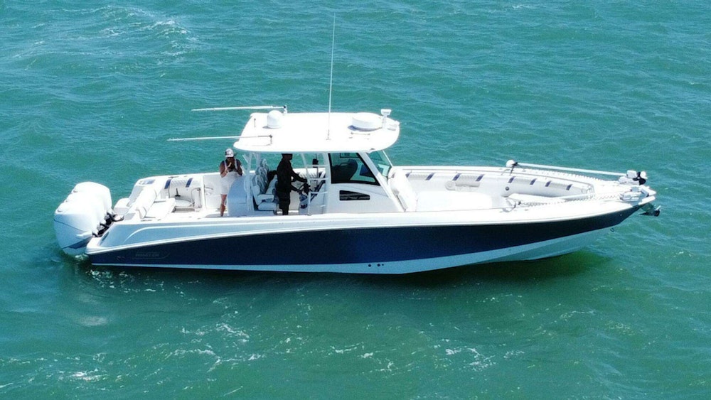 Boston Whaler 370 Outrage Yacht For Sale