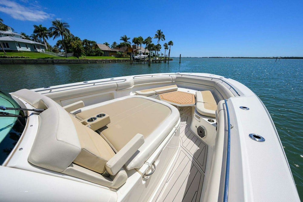 Boston Whaler 380 Outrage Yacht For Sale