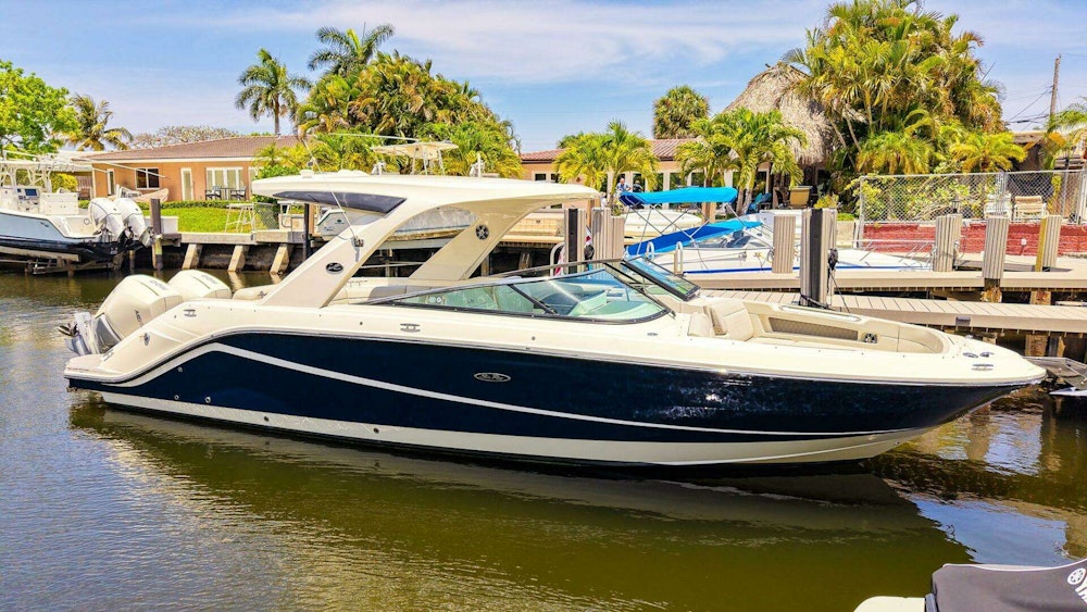 Sea Ray SLX 310 OB Yacht For Sale
