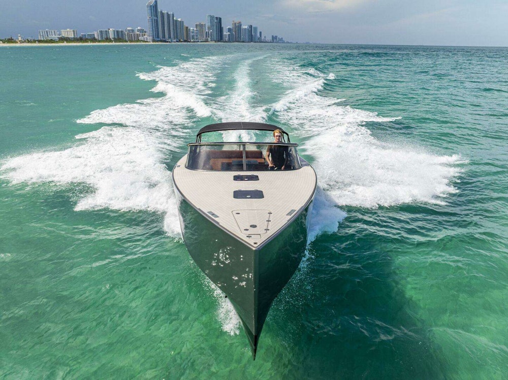 VanDutch 40 Yacht For Sale