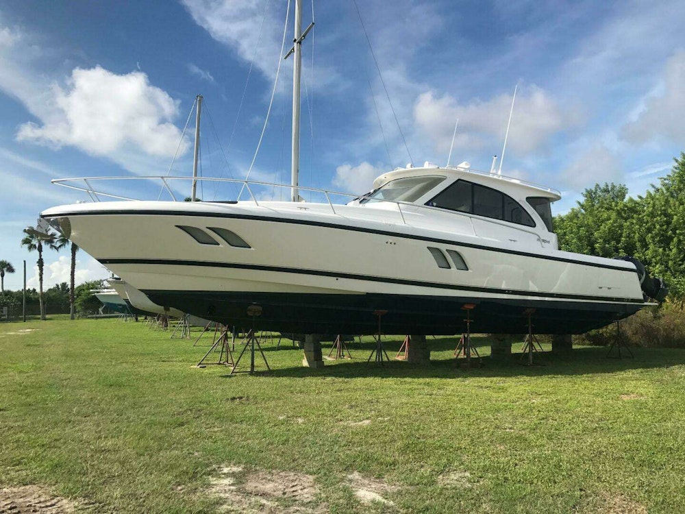 Intrepid 475 Sport yacht wheel house Yacht For Sale