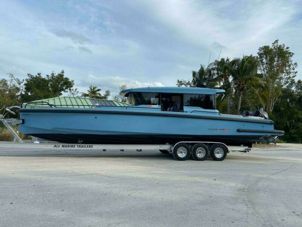 Axopar Shadow 900 Yacht For Sale