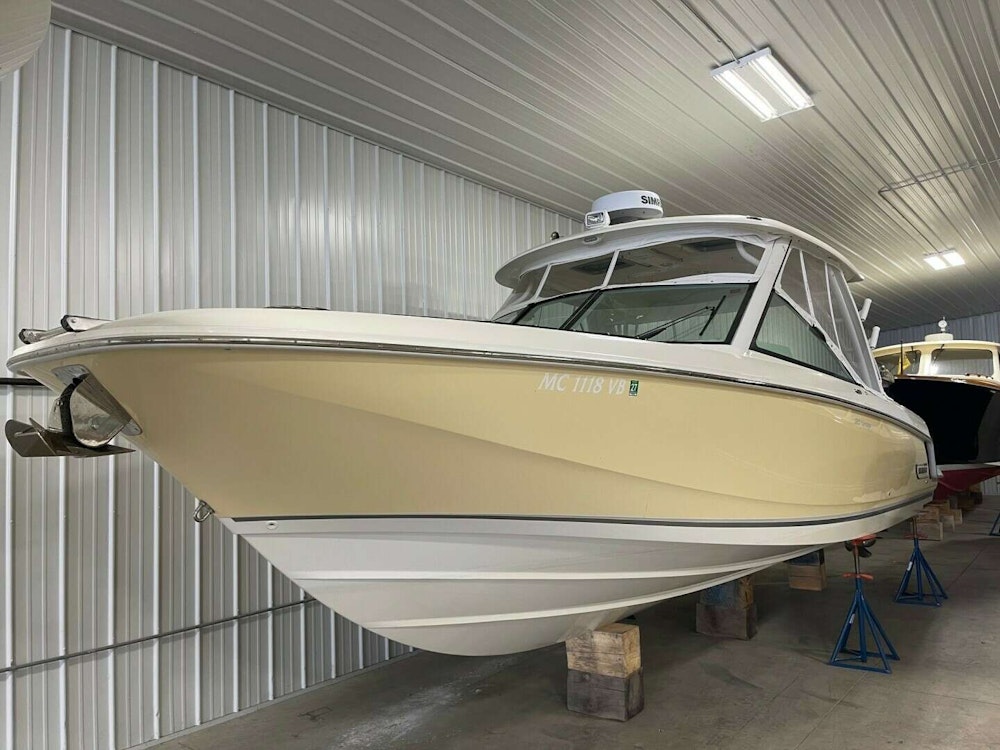 Boston Whaler 320 Vantage Yacht For Sale