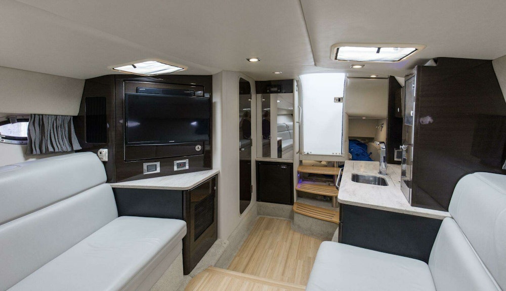 Formula 370 Super Sport Yacht For Sale