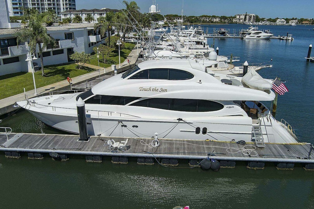 Lazzara Yachts  Yacht For Sale