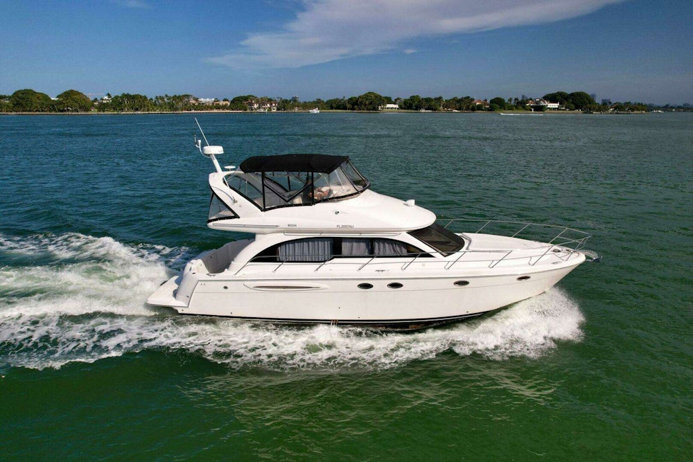 Meridian 411 Sedan Bridge Yacht For Sale
