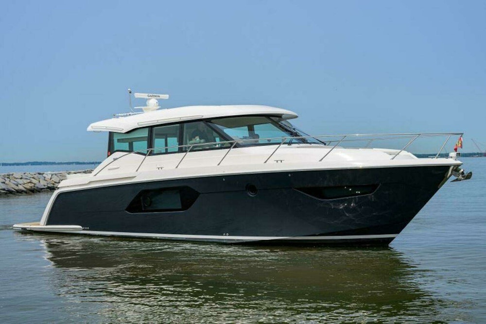 Tiara Yachts 49 Coupe Yacht For Sale