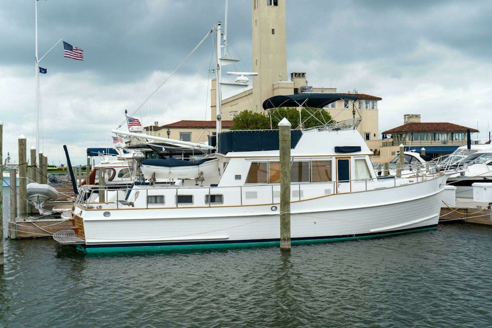 Grand Banks 42 Classic Yacht For Sale