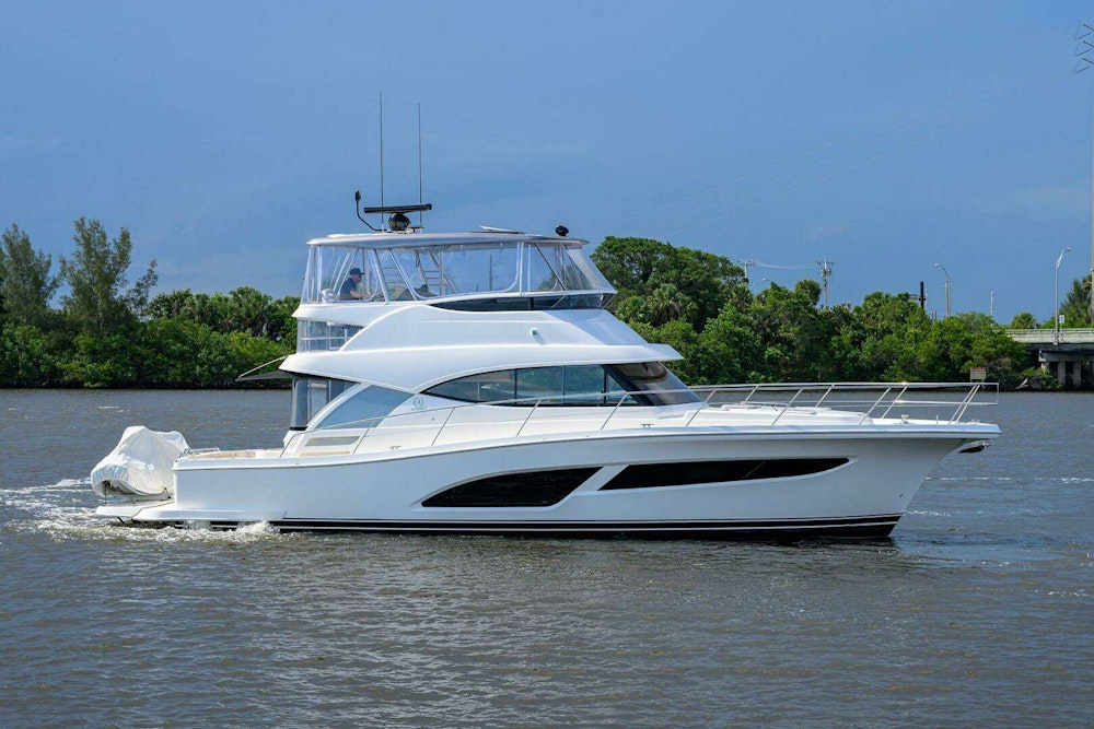 Riviera 46 Sports Motor Yacht Yacht For Sale